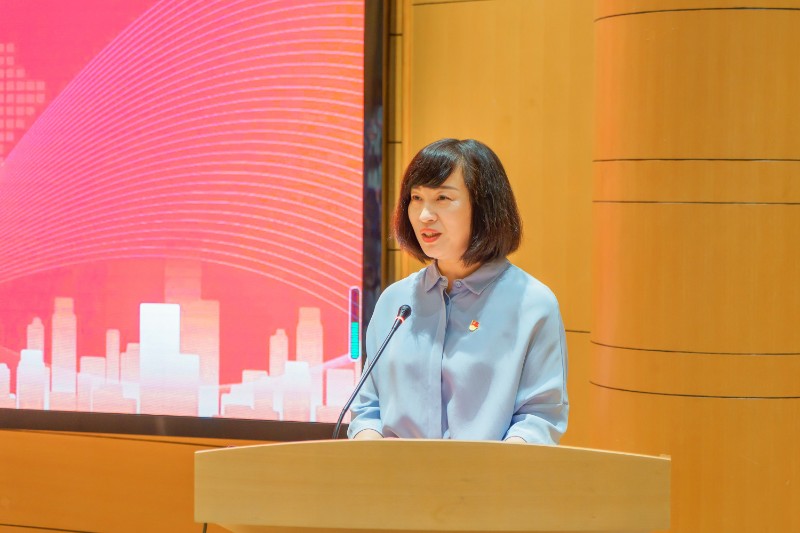 4.杭州党史馆馆长柳竹慧讲话.jpg